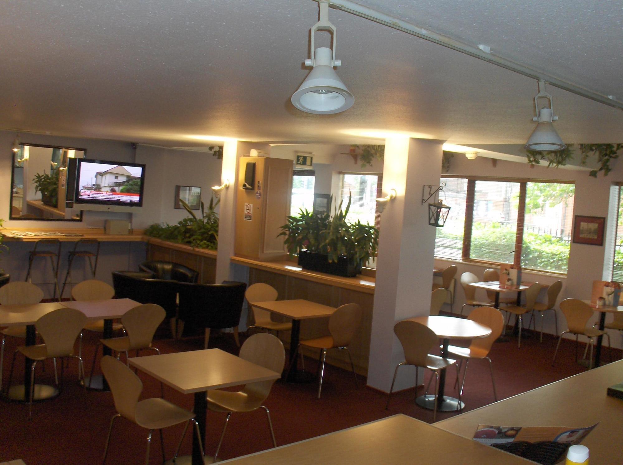 Manchester Hotel 3*